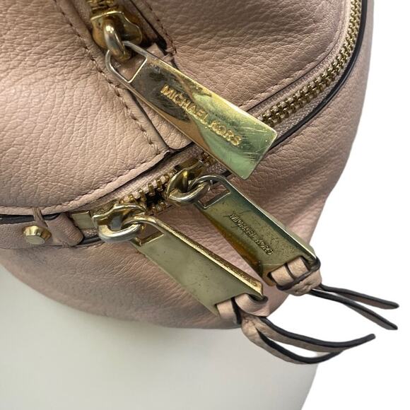 Michael Kors Pebbled Leather Pale Pink Backpack Handbag Purse Good Condition - Picture 3 of 9